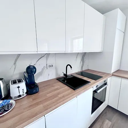 La Perle By Cosmopolit Mv1 * Brassó